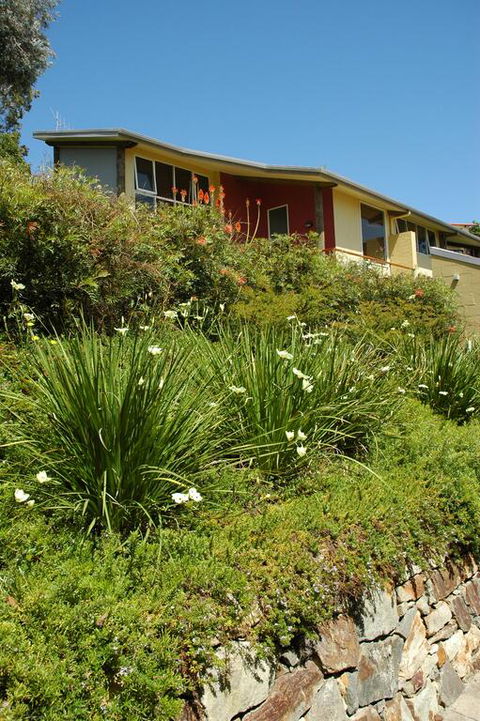 Tathra Beach House Holiday Apartments - Accommodation Nelson Bay 3