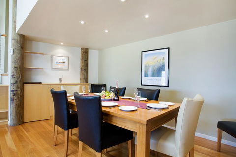 Tathra Beach House Holiday Apartments - Accommodation Nelson Bay 2