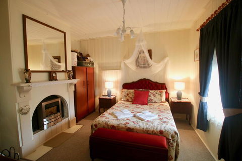 Tenterfield Historic C1895 Cottage - Accommodation Nelson Bay 2
