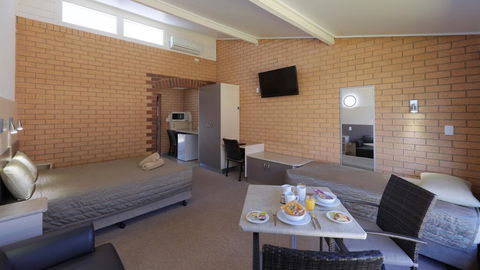 Tenterfield Motor Inn - Accommodation Nelson Bay 3