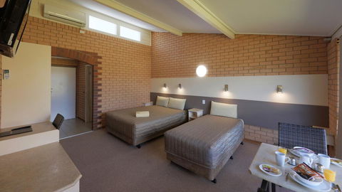 Tenterfield Motor Inn - Accommodation Nelson Bay 1