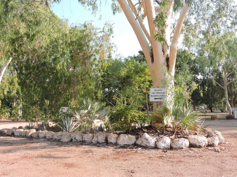 Territory Manor Motel & Caravan Park - Accommodation Nelson Bay 2