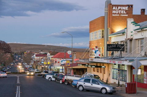 The Alpine Hotel - Accommodation Nelson Bay 1