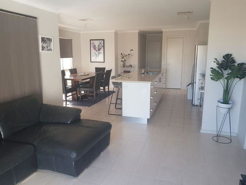 The Baltimore - Family Home Getaway - Nelsons Bay Accommodation 2