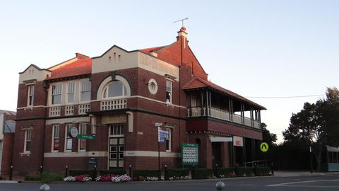 The Bank B&B West Wyalong - Accommodation Nelson Bay 0
