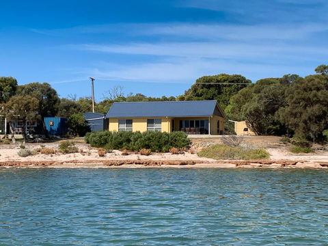 The Beach House - Accommodation Nelson Bay 0