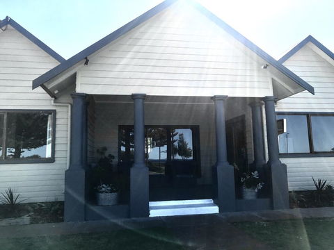 The Beach House & Villas - Accommodation Nelson Bay 1