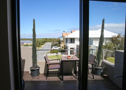 The Beach House At Bayside - Accommodation Nelson Bay 1