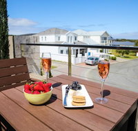 The Beach House At Bayside - Accommodation Nelson Bay