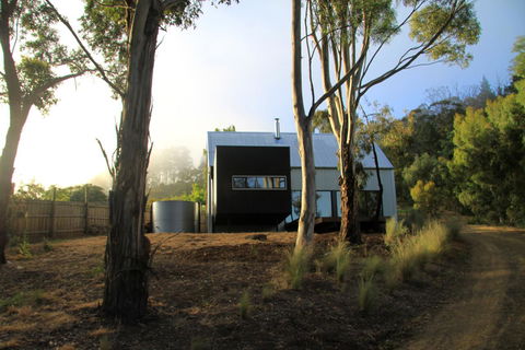 BIG.SHED.HOUSE - Accommodation Nelson Bay 1