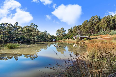 Naivasha Cottage - Accommodation Nelson Bay 1