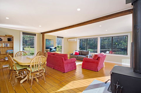 Naivasha Cottage - Accommodation Nelson Bay 4