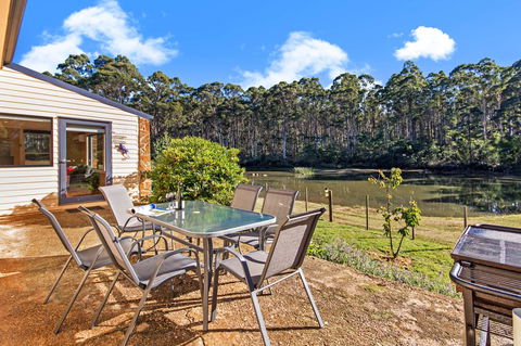 Naivasha Cottage - Accommodation Nelson Bay 0