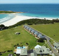 Diamond Island Resort  Bicheno Penguin Show