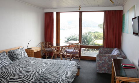 Seaview Holiday Park - Nelsons Bay Accommodation 12