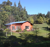 Whispering Spirit Holiday Cottages  Mini Ponies - Accommodation Nelson Bay