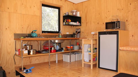 BAY OF FIRES ECO HUT Off Grid Experience At Binalong Bay - Accommodation Nelson Bay 9