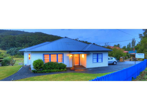 Ashdowns Of Dover - Accommodation Nelson Bay 3