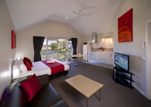 Boathouse Resort Studios And Suites - Nelson Bay Accommodation.com 10