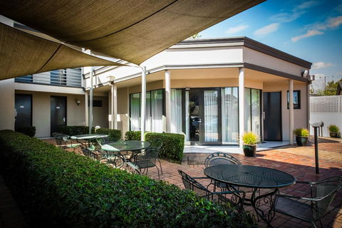 The Waverley International Hotel - Accommodation Nelson Bay 11