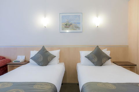 The Waverley International Hotel - Accommodation Nelson Bay 9