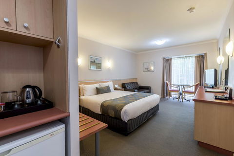 The Waverley International Hotel - Accommodation Nelson Bay 0