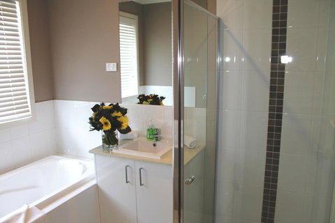 Atarhi Villas - Melbourne - Accommodation Nelson Bay 10