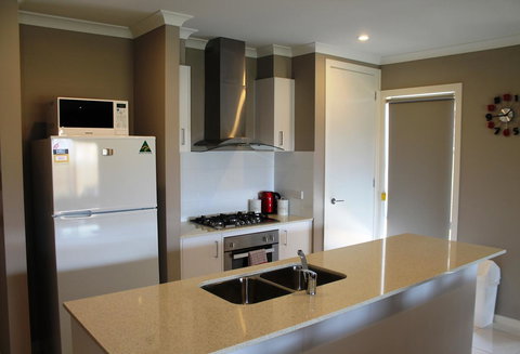 Atarhi Villas - Melbourne - Accommodation Nelson Bay 3