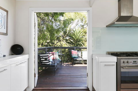 Front Beach House - Nelson Bay Accommodation.com 11