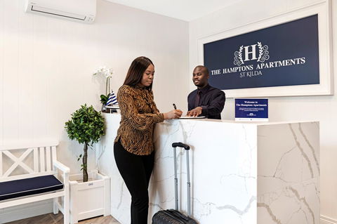 The Hamptons Apartments - St Kilda - Accommodation Nelson Bay 1