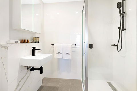 The Hamptons Apartments - St Kilda - Accommodation Nelson Bay 11