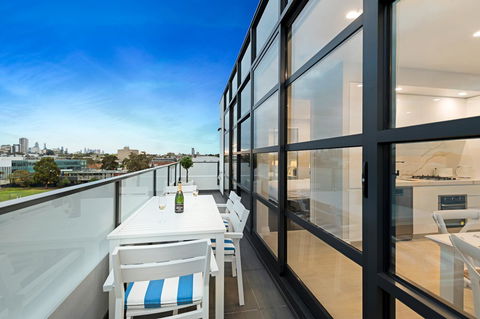 The Hamptons Apartments - St Kilda - Accommodation Nelson Bay 7
