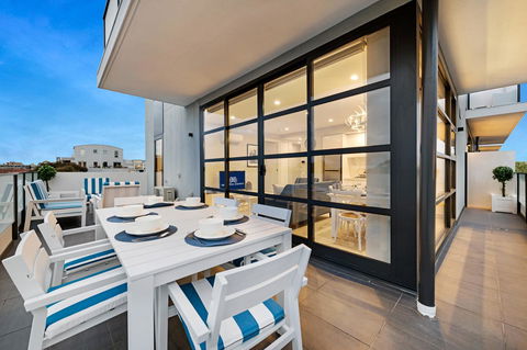 The Hamptons Apartments - St Kilda - Accommodation Nelson Bay 31