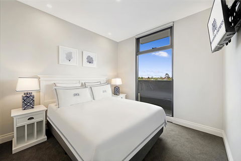 The Hamptons Apartments - St Kilda - Accommodation Nelson Bay 38