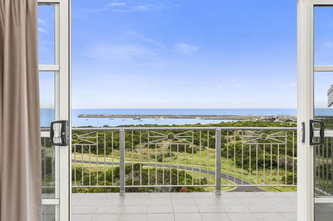 Deep Blue Hotel & Hot Springs - Accommodation Nelson Bay 23