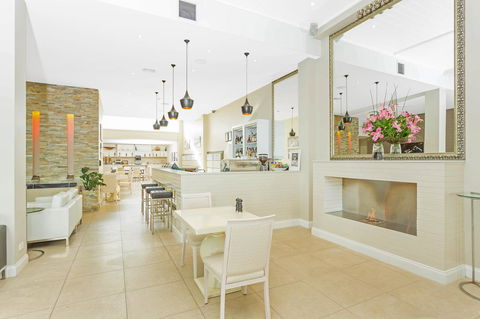 Deep Blue Hotel & Hot Springs - Accommodation Nelson Bay 22