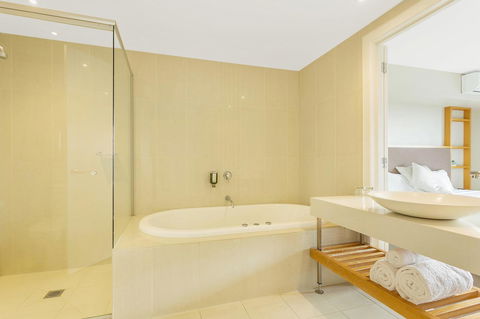 Deep Blue Hotel & Hot Springs - Accommodation Nelson Bay 20