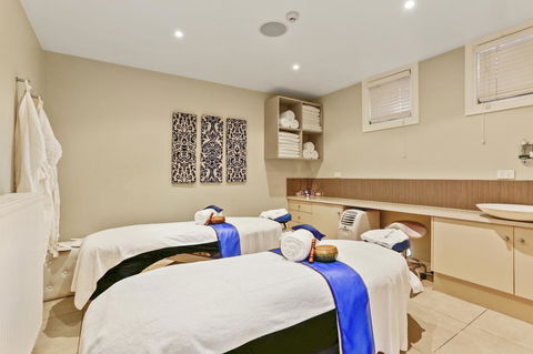 Deep Blue Hotel & Hot Springs - Accommodation Nelson Bay 19