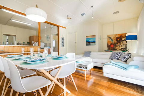 Nautique Beach House - Accommodation Nelson Bay 1