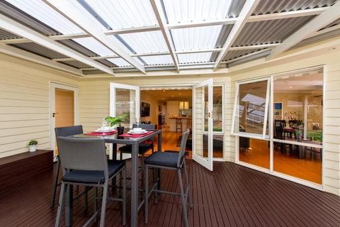 Lovely 5BR Full House In Glen Waverley, Walk To Train, Bus & Shops - Accommodation Nelson Bay 13