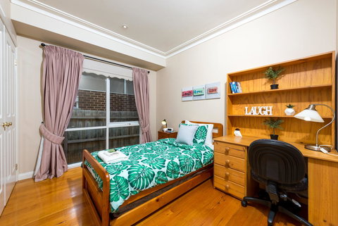 Lovely 5BR Full House In Glen Waverley, Walk To Train, Bus & Shops - Accommodation Nelson Bay 8