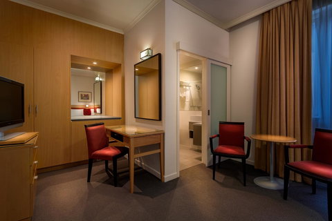 BEST WESTERN PLUS Travel Inn - Accommodation Nelson Bay 38