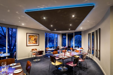 BEST WESTERN PLUS Travel Inn - Accommodation Nelson Bay 4