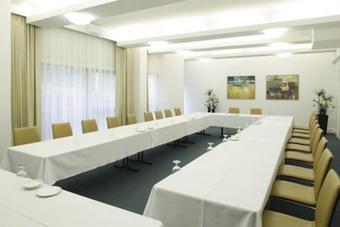 BEST WESTERN PLUS Travel Inn - Accommodation Nelson Bay 19