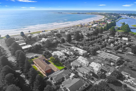 Eastern Beach Holiday Units - Accommodation Nelson Bay 7