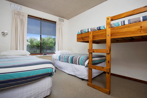 Eastern Beach Holiday Units - Accommodation Nelson Bay 6