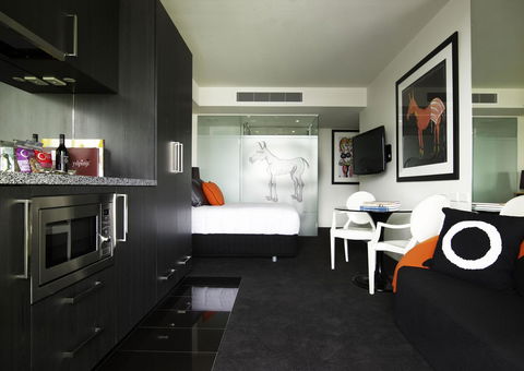 The Cullen Melbourne - Art Series - Accommodation Nelson Bay 17