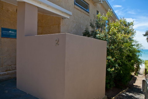 Battery Cove Beach Front Apartment - Accommodation Nelson Bay 3