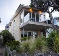 Battery Cove Beach Front Apartment - Accommodation Nelson Bay
