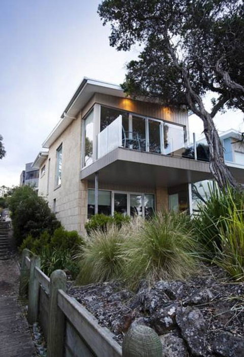 Battery Cove Beach Front Apartment - Accommodation Nelson Bay 0